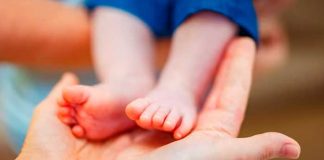 Mujer de Italia mata a su bebé de hambre