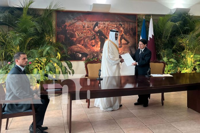Nicaragua recibe al nuevo embajador de Qatar quien presentó copias de estilo