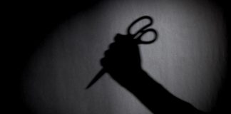 Alumna ataca con tijeras a su compañera en Chile