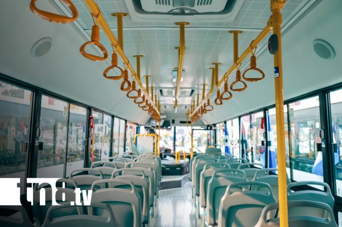 5 Foto: Presidente Daniel Ortega y Vicepresidenta Rosario Murllo, en acto de entrega de 250 nuevos buses chinos a Nicaragua / TN8