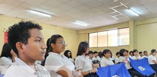 Foto: Conversación sobre la Dignidad Nacional en colegios de Managua / TN8