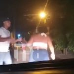 Derechazo y al suelo: Mujer se defiende de violento sujeto en Managua (VIDEO) Foto: Mujer se defiende de un violento sujeto en Managua / TN8