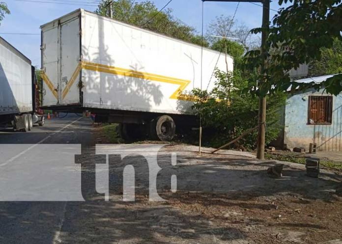 Foto: Accidente con una rastra en Nindirí, Masaya / TN8 Foto: Accidente con una rastra en Nindirí, Masaya / TN8