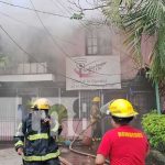 Incendio en oficinas de Radio Mujer causó alarma en sus trabajadores Foto: Incendio en oficinas de Radio Mujer / TN8
