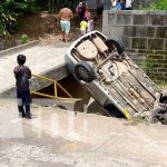 Foto: Vuelco de vehículo en una canaleta de Diriomo, Granada / TN8