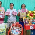 Una madre del barrio Jorge Dimitrov fue premiada con Crónica TN8 Foto: Premios a madres con Crónica TN8