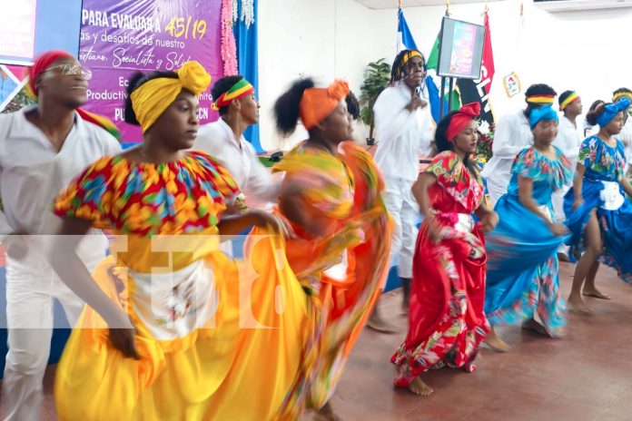 Innovación y creatividad marcan el Congreso Regional de Economía Creativa en Bilwi