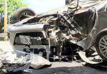 Foto: Conductora presuntamente se durmió al volante y volcó en Carretera Norte/TN8
