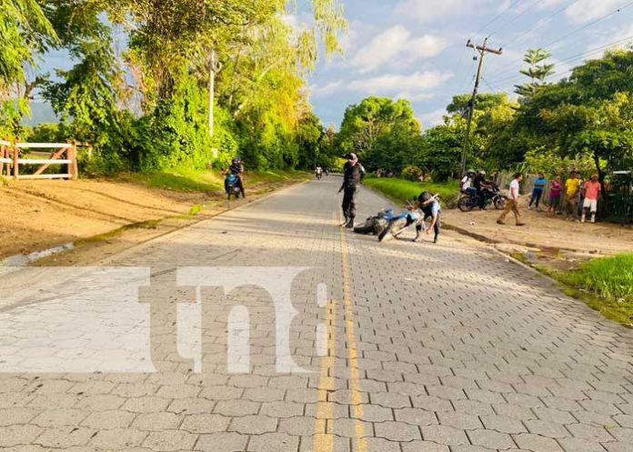 Foto: Giro indebido en u por parte de motorizado, provoca colisión de motocicletas en Jalapa/TN8