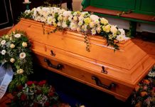 EE.UU. en shock: Anciana dada por muerta ‘resucita’ en la funeraria Anciana dada por muerta 'resucita' en la funeraria