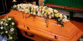 Anciana dada por muerta 'resucita' en la funeraria