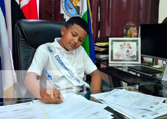 1 Foto: Pequeños asumen roles como delegados de instituciones por un día / TN8