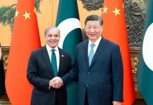 Xi y el Primer Ministro de Pakistán refuerzan lazos en histórica reunión bilateral Xi y el Primer Ministro de Pakistán refuerzan lazos en histórica reunión bilateral
