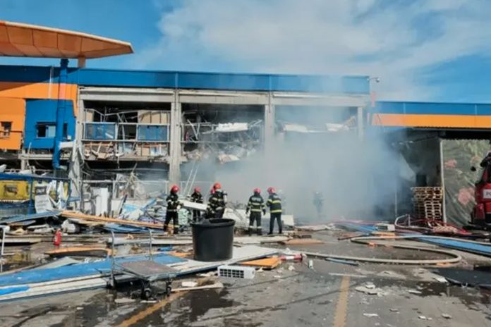 1 Foto: Tragedia en Rumanía: Explosión en tienda de bricolaje deja 13 heridos/TN8