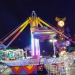 Terror en las alturas: Madre e hijo salen ‘volando’ de juego mecánico en México Madre e hijo salen 'volando' de juego mecánico en México