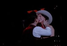 «Christian es mi novio»: Ángela y Nodal se besan en concierto y se dicen te amo Foto: "Christian es mi novio": Ángela y Nodal se besan en concierto y se dicen te amo / Cortesía
