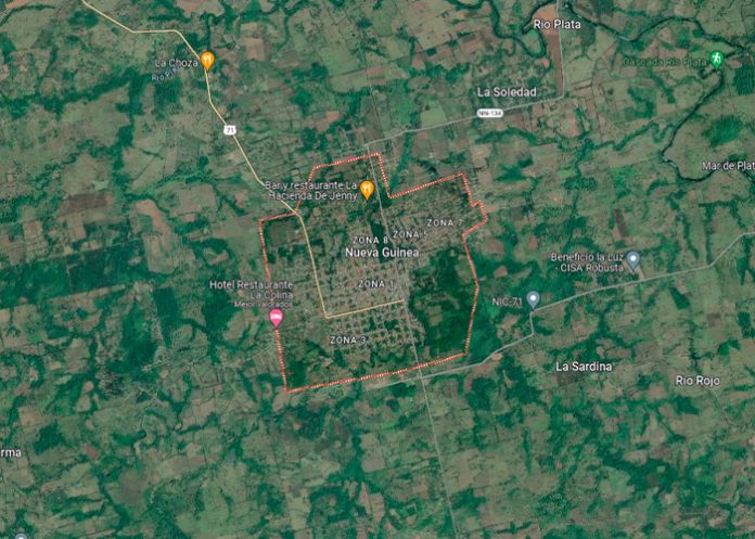 Jóvenes mueren impactados por un rayo, mientras buscaban señal del celular en Nueva Guinea Jóvenes mueren impactados por un rayo, mientras buscaban señal del celular en Nueva Guinea