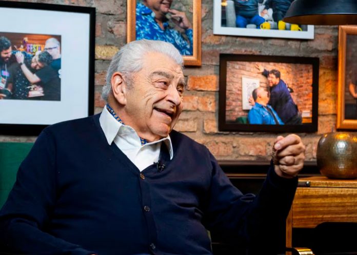 Foto: Don Francisco cuenta muy nostálgico en que gastó su primer cheque / Cortesía