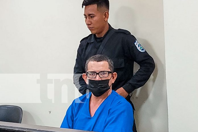 Foto: Supuesto delincuentes tras las rejas y en el banquillo de los acusados/TN8