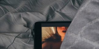 La red social X autoriza oficialmente el contenido pornográfico