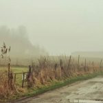 Padre tapa los baches de las calles en memoria de su hijo