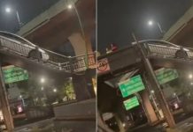 Viral: Hombre cruzó un puente peatonal en su carro Foto: Hombre genera polémica en México /cortesía