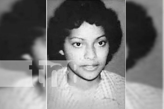 Foto:Rinden homenaje a Aura Ortiz, heroína y mártir de la revolución/Cortesía Foto:Rinden homenaje a Aura Ortiz, heroína y mártir de la revolución/Cortesía