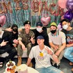 Así celebraron los BTS el regreso de Jin después de 18 meses de servicio militar Foto: Jin de BTS concluye servicio militar /cortesía