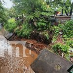 Foto: Lluvias socaban loseta de un cauce en barrio Liberia, Managua / TN8