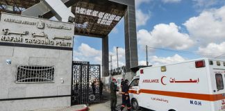 Foto: 21 pacientes con cáncer son evacuados de la asediada Gaza hacia Egipto /Cortesía