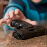 Foto: Niño con arma de fuego comente impactante tragedia /cortesía