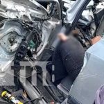 Foto: Aparatoso accidente en la cuesta El Coyol involucra bus y vehículo liviano/ TN8