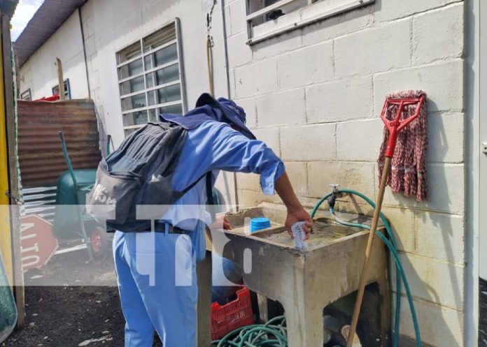 Foto: MINSA brinda charlas para evitar la proliferación de enfermedades /TN8