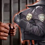 Escándalo en Argentina: Sorprenden a policía teniendo relaciones con un recluso Foto: Policía en grandes amores con un recluso en Argentina /Cortesía