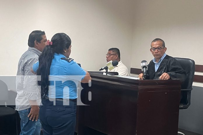 Foto: Juicio tenso: Abogados defensores incomodan al testigo de Medicina Legal/TN8