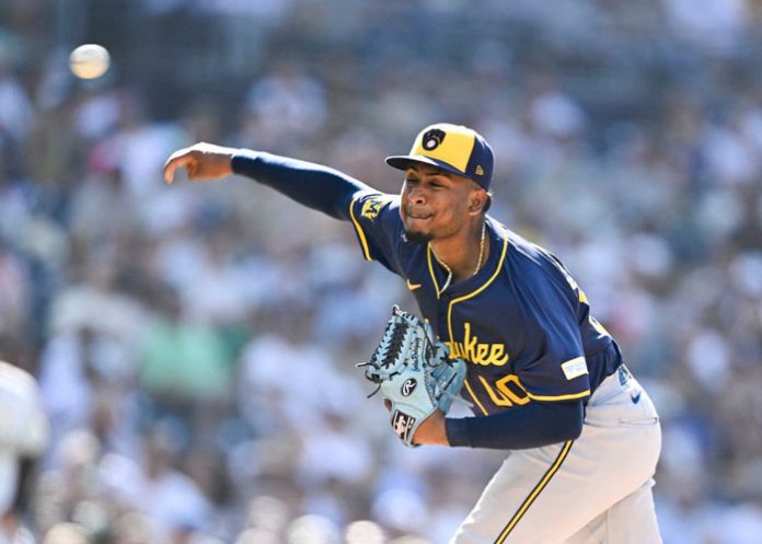 Brewers carlos, rodríguez, mlb, cerveceros, milwaukee,