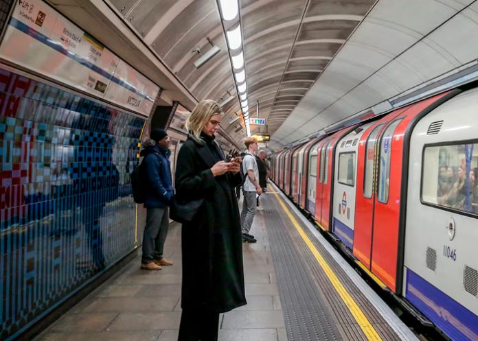 Foto: Cámaras con IA captan el estado emocional de pasajeros del metro / Cortesía
