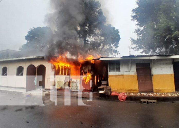 Foto: Fuerte incendio puso en peligro a ancianos en Managua / TN8