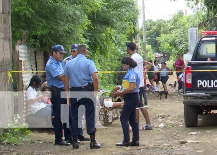 Foto: Una mujer encontró la muerte al estar limpiando una piscina en Las Jagüitas, Managua / TN8 Foto: Una mujer encontró la muerte al estar limpiando una piscina en Las Jagüitas, Managua / TN8