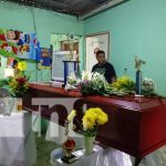 Abatidos y de luto: Padres de Melissa lamentan su muerte en Managua Foto: Tragedia por muerte de motociclista en la Rotonda Cristo Rey, Managua / TN8