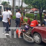 Se tiró el Alto y casi provoca una desgracia a un abuelo y su nieta en Managua Foto: Fuerte accidente en zona de Bolonia, Managua / TN8