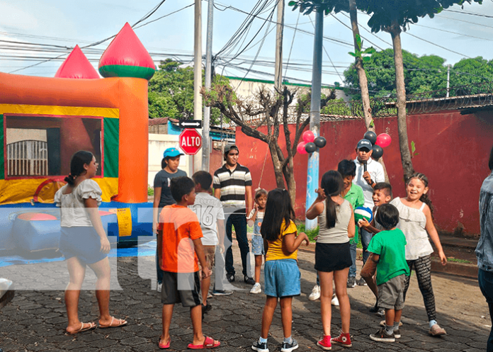 Tarde infantil en conmemoración al Comandante Carlos Fonseca Tarde infantil en conmemoración al Comandante Carlos Fonseca