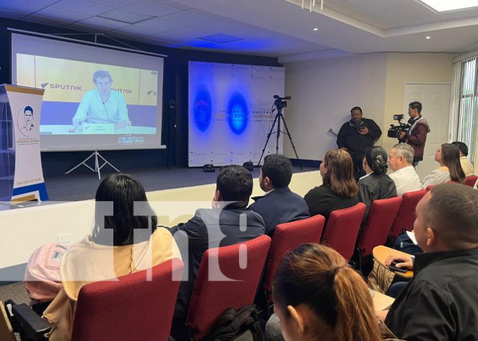 Foto: Encuentro de estudiantes de la Universidad Casimiro Sotelo con Agencia Sputnik / TN8 Foto: Encuentro de estudiantes de la Universidad Casimiro Sotelo con Agencia Sputnik / TN8