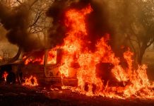 Incendio fuera de control en California obliga la evacuación de miles ciudadanos Miles de personas son evacuadas en California