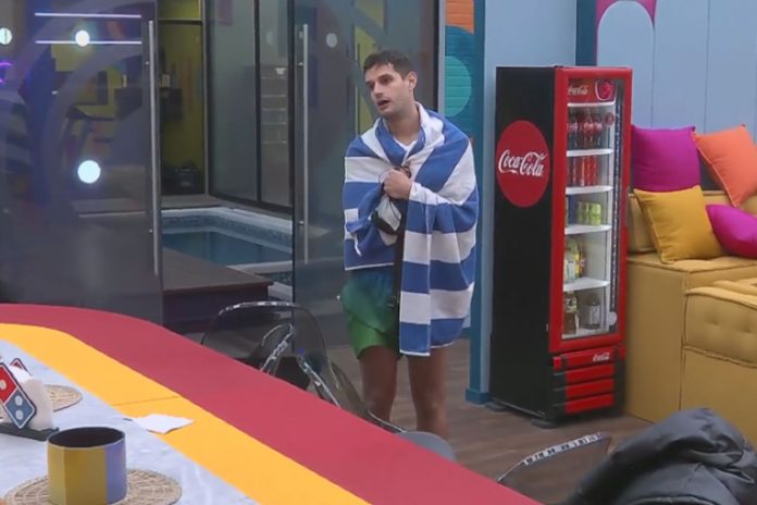 Foto: Adrián Marcelo enseña su miembro /Cortesía Foto: Adrián Marcelo enseña su miembro /Cortesía