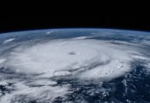 Huracán Beryl deja destrucción y un fallecido tras su paso por Jamaica Foto: Huracán Beryl avanza con fuerza /cortesía