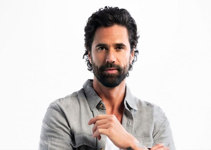 Matías Novoa es demandado por manutención  Matías Novoa es demandado por manutención