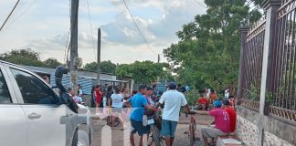 Foto: Padres lloran la pérdida de su pequeña, arrollada por un vehículo en Las Canoas/TN8