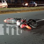 Mujer pierde pierna tras impacto de motocicleta en Carretera a Masaya Foto: Mujer pierde pierna tras Impacto de motocicleta en Carretera a Masaya/TN8
