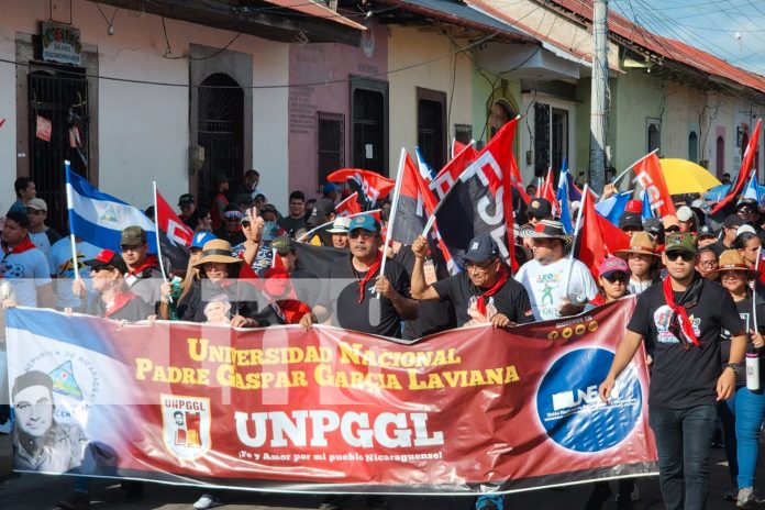 1 Foto: León celebra 45 años de liberación del Fortín de Acosasco con multitudinaria caminata/TN8